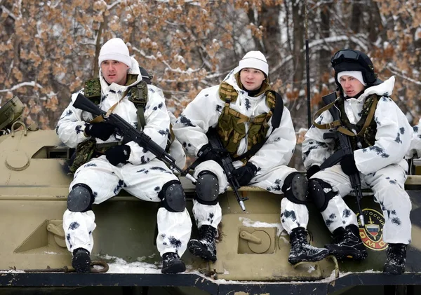 Moskva Ryssland Januari 2016 Soldater Specialenhet Bepansrade Personal Transportören — Stockfoto