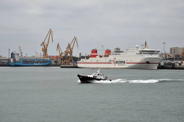 Kadyks Hiszpania Lipca 2011 Seaport Cadiz Nad Brzegiem Zatoki Kadyksu — Zdjęcie stockowe