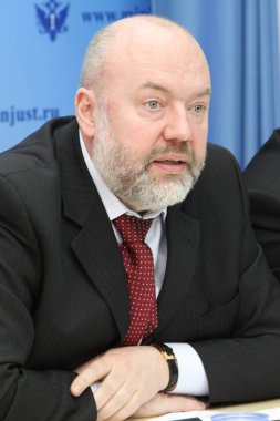 Moskova, Rusya - 26 Şubat 2013: Rus devlet adamı, Doktor hukuk, Profesör, VII toplantı, eski Bakanı, adalet, Rusya Pavel Krasheninnikov üyesi devlet Duma.