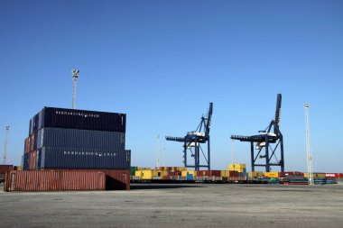 Cadiz, İspanya - 6 Temmuz, 2011:Container bahçeye seaport Cadiz.