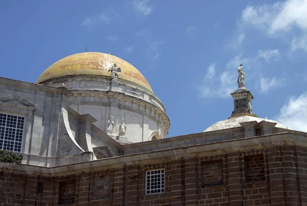 西班牙 2011年7月4日 圣十字大教堂的片断在旧的航海城市加斯被考虑其中一个最大在西班牙 — 图库照片