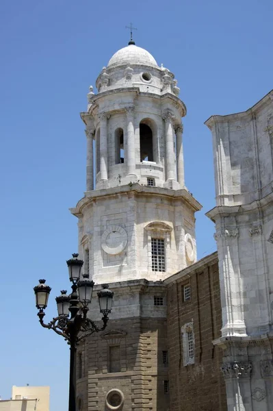 Un frammento della Cattedrale di Santa Croce nella vecchia città marittima di Cadice è considerato uno dei più grandi in Spagna — Foto Stock