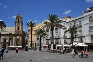 Cadiz, İspanya - 3 Temmuz 2011: Cadiz görünümünü Batı Avrupa'nın en eski şehirlerinden biri olan.