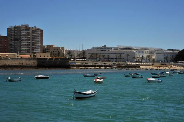 Cadiz Spain July 2011 Boats Coast Cadiz Fortress Castillo Fortaleza — Stock Photo, Image