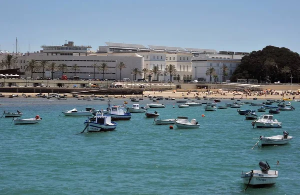 Cádiz Spanien Juli 2011 Båtar Utanför Kusten Nära Stranden Catalina — Stockfoto