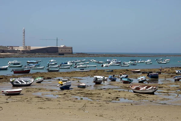 Cádiz Španělsko Července 2011 Lodě Pobřeží Atlantiku Poblíž Pevnosti San — Stock fotografie