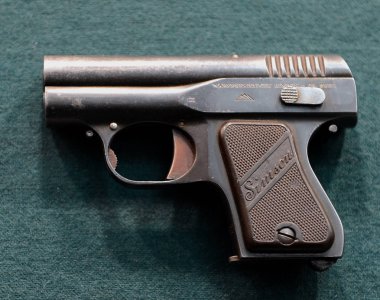  Alman tabanca Simson Petrovka, 38, Moskova İç İşleri Bakanlığı ana bölümü Tarih Müzesi'nde.
