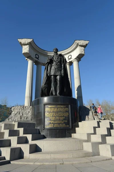 アレキサンダー Ii リベレーター モスクワの救世主ハリストス大聖堂の近くの記念碑. — ストック写真