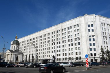 Moskova, Rusya - 17 Nisan 2016: Genel personel Binası Arbat Moskova'da Rusya Federasyonu Savunma Bakanlığı