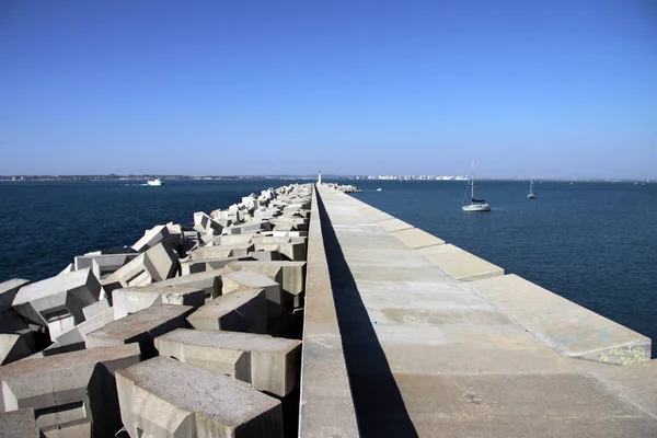 Cadiz Spanya Temmuz 2011 Cadiz Deniz Koyu Bir Iskelenin — Stok fotoğraf