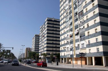 Cadiz, İspanya - 5 Temmuz 2011: Cadiz, Batı Avrupa'nın en eski şehirlerinden biri olan bir modern bakış.