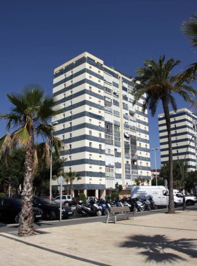  Cadiz, Batı Avrupa'nın en eski şehirlerinden biri olan modern bir görünüm.