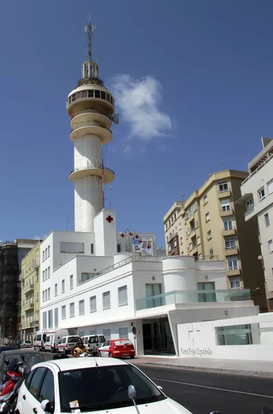 TV-toren in de oude stad Cadiz. — Stockfoto