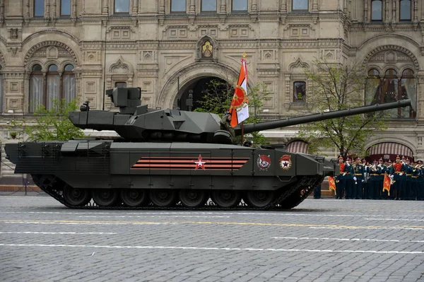 De T-14 Armata is dat een Russische geavanceerde volgende generatie belangrijkste strijd tank gebaseerd op het Armata universele bestrijden Platform — Stockfoto