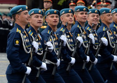  Ryazan havadan komut okul öğrenciler. Kızıl Meydan geçit Kostümlü prova, V. Margelov.