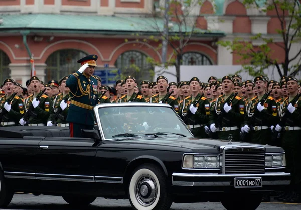 The Minister of defence of Russia Sergey Shoigu, the parade devoted to the Victory Day at the dress rehearsal. — Stock Photo, Image