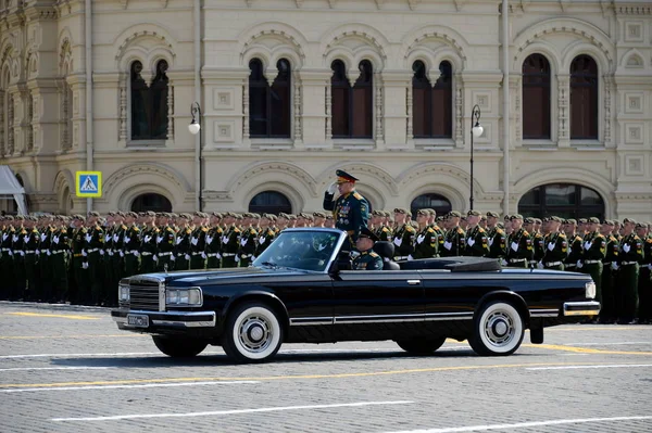 The Minister of defence of Russia Sergey Shoigu, the parade devoted to the Victory Day. — Stock Photo, Image