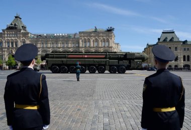 Zafer günü şerefine Moskova'da geçit töreni. Stratejik Füze kompleksi 