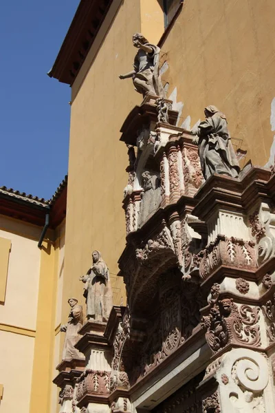 Sculptures on the temple in Seville — Stock Photo, Image