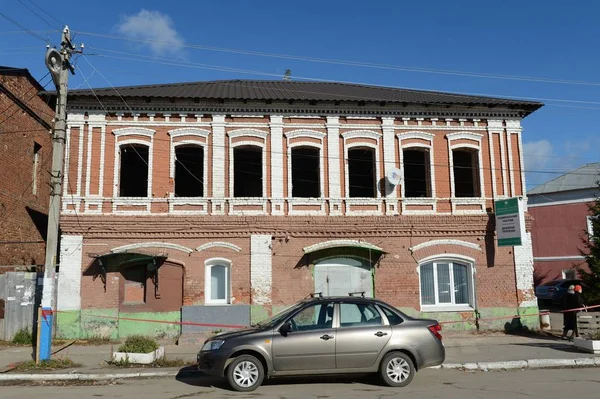 Antiguo edificio en la ciudad de Ryazhsk. Región de Riazán — Foto de Stock