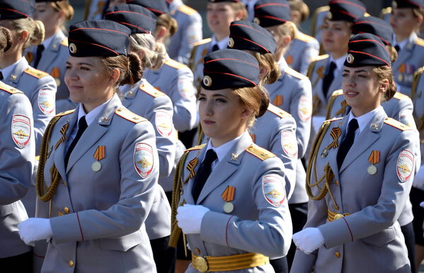  Женщины-курсантки Московского университета МВД России на генеральной репетиции парада на Красной площади в честь Дня Победы
