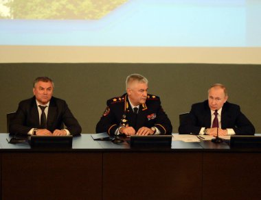  Rusya Devlet Başkanı Vladimir Putin ve İçişleri Bakanı Vladimir Kolokoltsev ve Duma Başkanı Vyacheslav Volodin