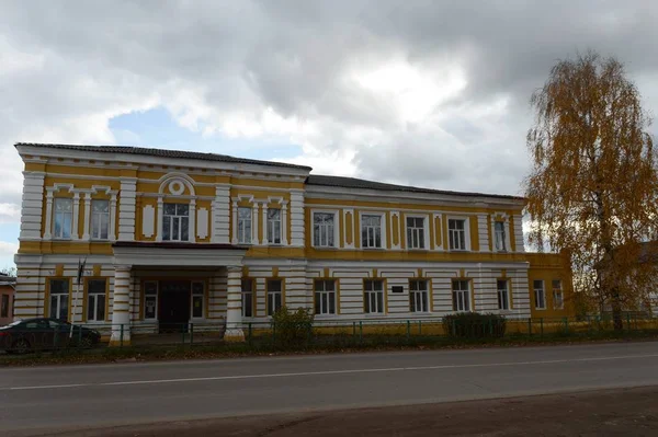 Ryazhsk şehrindeki ikinci ilkokul binası. Ryazan bölgesi — Stok fotoğraf