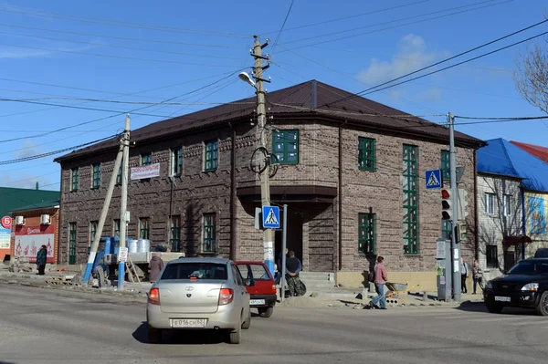 Ryazhsk şehrinin eski kısmında yeni bir bina. Ryazan bölgesi — Stok fotoğraf