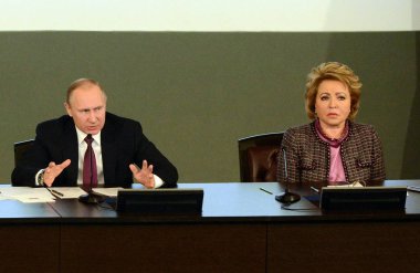  Rusya devlet başkanı Vladimir Putin ve Rusya Federasyonu Valentina Matvienko Federal Meclisi Federasyon Konseyi Başkanı.