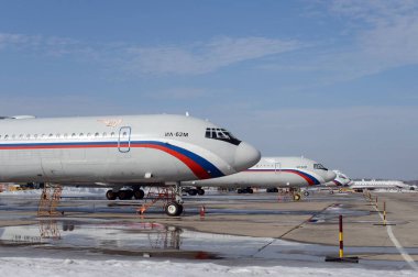 Rus Uzay Kuvvetleri 'nin Il-62 metrelik uçakları Chkalovsky havaalanında