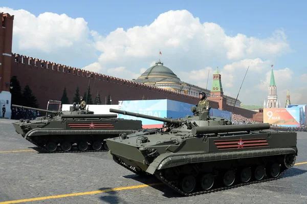 Infantry fighting vehicle BMP-3 at the dress rehearsal parade on red square in honor of Victory Day — Stock Photo, Image