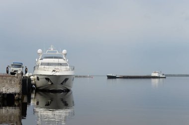  Sheksna köyünde nehir taşımacılığı. Vologda bölgesi