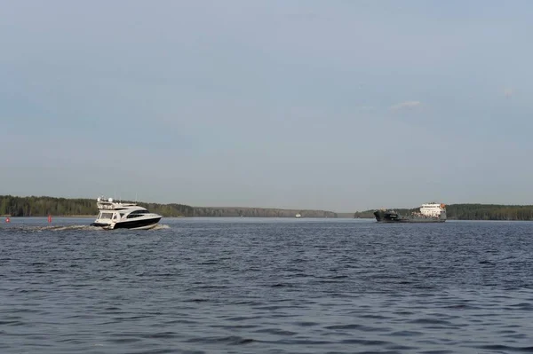 River transport on the river Sheksna. Vologda region — Stock Photo, Image