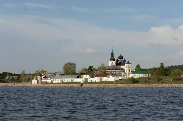 View from the river Sheksna on the resurrection Goritsky monastery. Vologda region — 스톡 사진