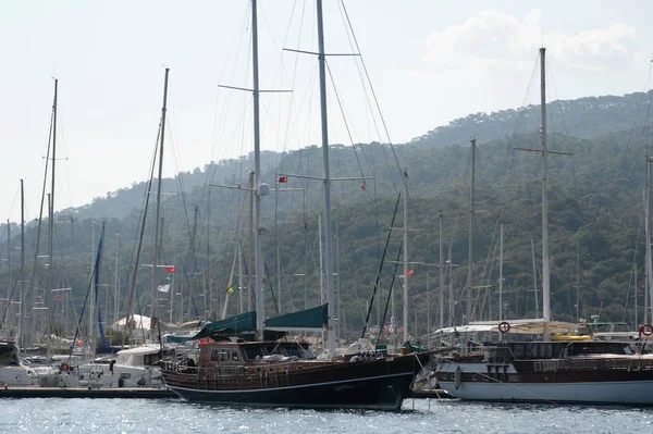 Türkisches Gulet-Schiff im Hafen von Marmaris — Stockfoto