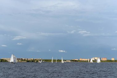  Moskova Kanalı 'nın Pirogovsky rezervindeki yatlar.