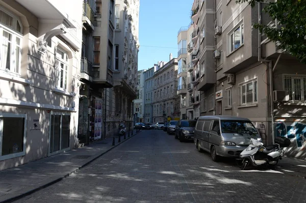 Calle Hayriye en el distrito Beyoglu de Estambul —  Fotos de Stock