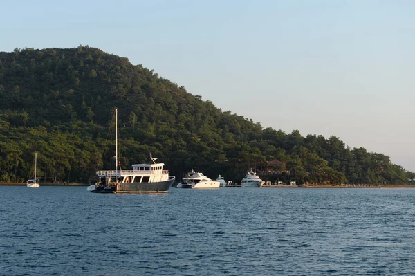 Naves en la bahía de Marmaris del Egeo — Foto de Stock