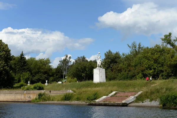 Moscow Region Russia July 2019 Sculptural Group Sportsmen Bank Moscow — Stock Photo, Image