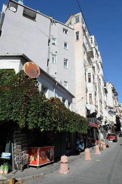 Istanbul Turquía Noviembre 2019 Calle Bostanbashi Antiguo Distrito Beyoglu Estambul —  Fotos de Stock