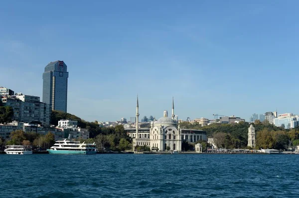 Istanbul Turecko Listopadu 2019 Pohled Nábřeží Bosphorském Průlivu Centru Istanbulu — Stock fotografie
