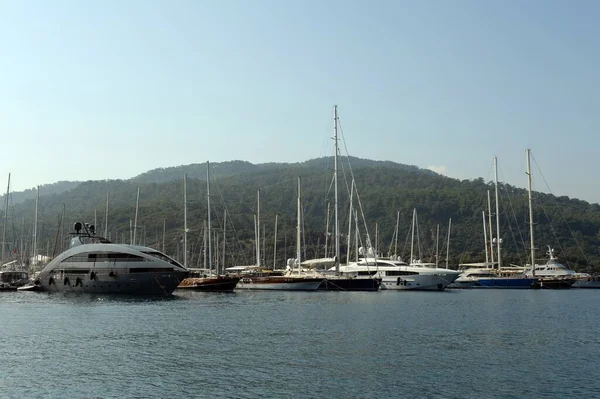 Marmaris Turkije Oktober 2019 Zeejachten Pier Van Jachtclub Turkse Stad — Stockfoto