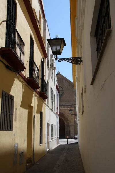 Seville España Julio 2011 Una Antigua Calle Estrecha Centro Sevilla — Foto de Stock