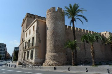 Elche, İspanya - 20 Eylül 2018: Altamira Sarayı, Elche Arkeoloji ve Tarih Müzesi 'nin evi. Alicante. Valencia Topluluğu, İspanya.