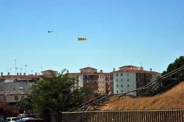 Matalascanas Španělsko Června 2011 Lehká Letadla Reklamou Nad Lázeňským Městem — Stock fotografie