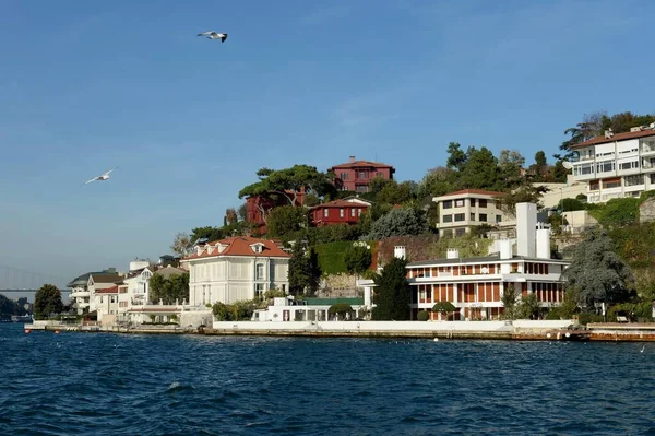 伊斯坦布尔 2019年11月3日 从博斯普鲁斯海峡看伊斯坦布尔亚洲一侧 — 图库照片