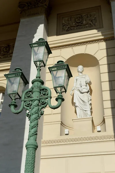 Moscow Ryssland September 2020 Skulptur Musan Poesi Erato Fasaden Bolsjojteatern — Stockfoto