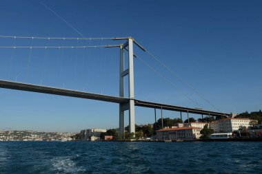 İSTANBUL, TURKEY - 3 Kasım 2019 İstanbul Boğazı üzerinde Şehitler Köprüsü
