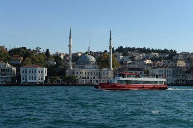 İSTANBUL, TURKEY - 3 Kasım 2019: İstanbul 'un Asya tarafına İstanbul Boğazı' ndan bakış