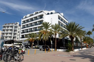 Marmaris, TURKEY - 2 Kasım 2019: 238 deniz kenti Marmaris 'teki modern otel. Türkiye